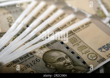 16. Mai 2023, Pune, Indien, indische Währung 500 Rupien-Banknoten, geschäftlicher Hintergrund indisches Wirtschaftsfinanzkonzept. Stockfoto