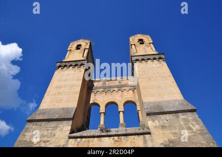 Alte Mirabeau-Brücke über den Fluss DInsurance in der Provence Stockfoto