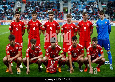 Budapest, Ungarn, 17. Mai 2023. Das Team von Wales tritt beim UEFA-17 Europameisterschaftsspiel 2023 zwischen Ungarn und Wales im Hidegkuti Nandor-Stadion in Budapest, Ungarn, auf. 17. Mai 2023. Kredit: Nikola Krstic/Alamy Stockfoto