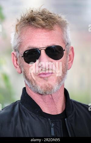 Cannes, Frankreich. 19. Mai 2023. Sean Penn fotografierte während der Fotokonferenz für die Schwarzen Fliegen im Rahmen des Internationalen Filmfestivals 76. in Cannes im Palais des Festivals in Cannes, Frankreich Bild von Julie Edwards/Alamy Live News Stockfoto