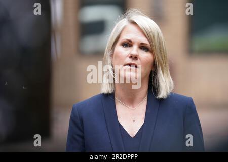 Detective Superintendent Helen Rance von der Metropolitan Police Cyber Crime Unit, vor dem Southwark Crown Court, London, nachdem Tejay Fletcher für 13 Jahre und vier Monate inhaftiert wurde, nachdem er sich der Herstellung oder Lieferung von Gegenständen zur Verwendung in Betrug schuldig bekannt hatte, Förderung oder Unterstützung der begehung einer Straftat, Besitz von kriminellem Vermögen und Transfer von kriminellem Vermögen. Ausgabedatum: Freitag, 19. Mai 2023. Stockfoto