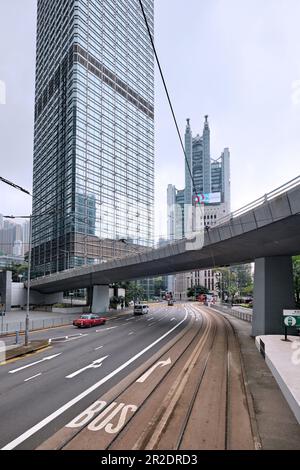 Hongkong, China - April 10 2023: Blick auf das Cheung Kong Center und das HSBC Building, Quensway Road Stockfoto