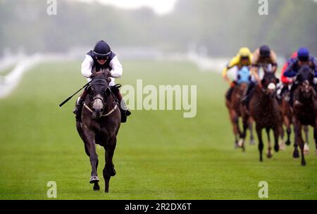 Mabre reitete Olivia Tubb auf dem Weg zum Starlight Apprentice Handicap auf der Newbury Racecourse, Berkshire. Foto: Freitag, 19. Mai 2023. Stockfoto