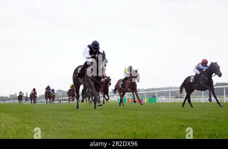 Mabre reitete Olivia Tubb auf dem Weg zum Starlight Apprentice Handicap auf der Newbury Racecourse, Berkshire. Foto: Freitag, 19. Mai 2023. Stockfoto