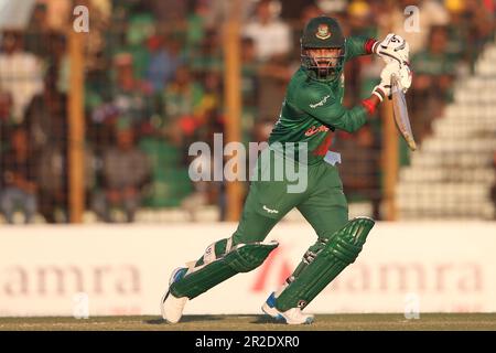 Bangladescher Wächter der Liton das Fledermäuse während des Bangladesch-Indien-Spiels Third One Day International (ODI) in Zahur Ahmed Chowdhury Stockfoto