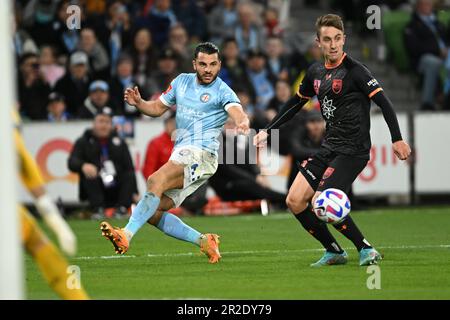 Melbourne, Australien. 19. Mai 2023, Isuzu UTE A-League Finals Series, Melbourne City gegen Sydney FC. Abbildung: Andrew Nababout gibt den Ball in die Sydney Box im AAMI Park von Melbourne. Kredit: Karl Phillipson/Alamy Live News Stockfoto