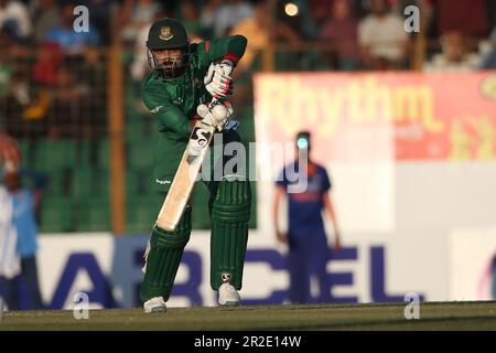 Bangladescher Wächter der Liton das Fledermäuse während des Bangladesch-Indien-Spiels Third One Day International (ODI) in Zahur Ahmed Chowdhury Stockfoto