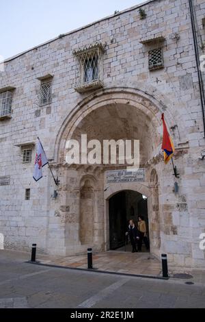 Jerusalem, Israel - 10. April 2023. St. James Cathedral Church im Armenischen Viertel Stockfoto