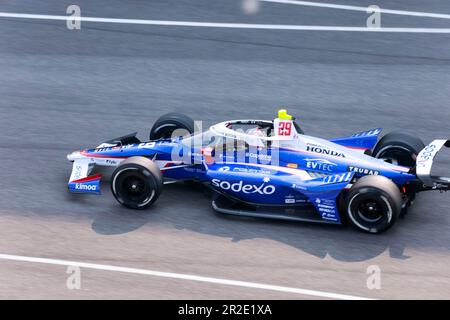 Indianapolis, Usa. 18. Mai 2023. Devlin DeFrancesco (29) aus Kanada und Andretti Steinbrenner Autosport trainieren für den 2023 Indy 500 auf dem Indianapolis Motor Speedway in Indianapolis, Indiana. (Foto: Jeremy Hogan/SOPA Images/Sipa USA) Guthaben: SIPA USA/Alamy Live News Stockfoto