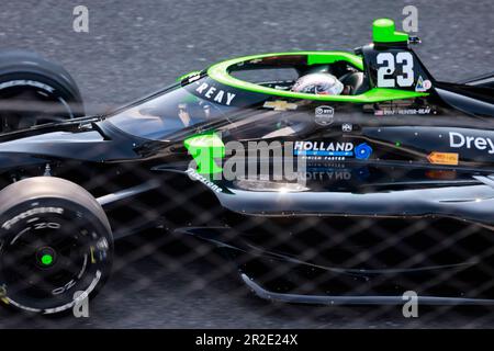 Indianapolis, Usa. 18. Mai 2023. Ryan Hunter-Reay (23) aus den Vereinigten Staaten und Dreyer & Reinbold Racing trainieren für den 2023 Indy 500 auf dem Indianapolis Motor Speedway in Indianapolis, Indiana. Kredit: SOPA Images Limited/Alamy Live News Stockfoto