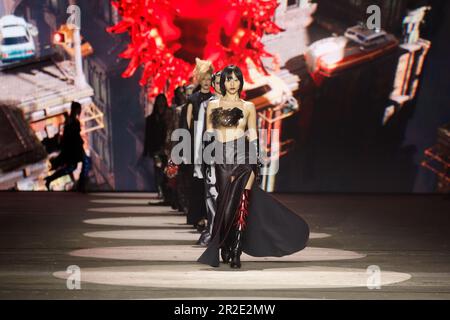 Sydney, Australien. 17. Mai 2023. Die Modelle laufen während DER TRAUMA-Show während der Afterpay Australian Fashion Week 2023 bei Carriageworks am 17. MAI 2023 in Sydney, Australien. Kredit: IOIO IMAGES/Alamy Live News Stockfoto