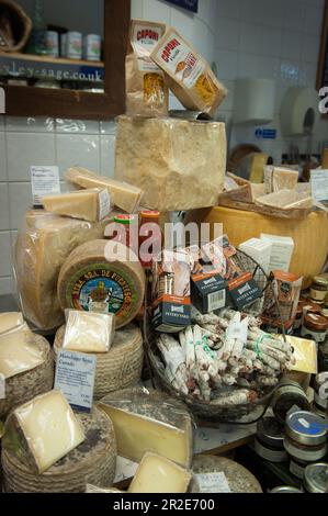 Bailey und Sage, ein unabhängiges Delikatessengeschäft in Parsons Green, einer Gegend in London. Stockfoto