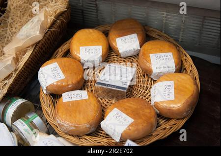 Bailey und Sage, ein unabhängiges Delikatessengeschäft in Parsons Green, einer Gegend in London. Stockfoto