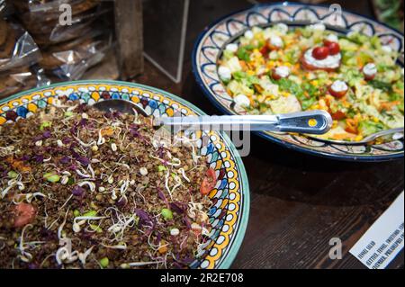 Bailey und Sage, ein unabhängiges Delikatessengeschäft in Parsons Green, einer Gegend in London. Stockfoto