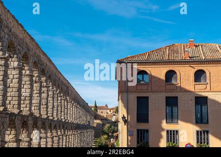 Aquädukt von Segovia - SPANIEN. Wurde in der zweiten Hälfte des 1. Jahrhunderts n. Chr. unter der Herrschaft des Römischen Reiches erbaut Stockfoto