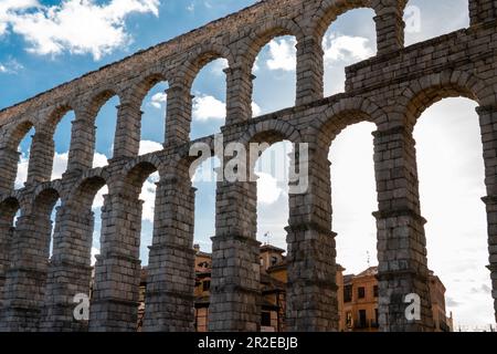 Aquädukt von Segovia - SPANIEN. Wurde in der zweiten Hälfte des 1. Jahrhunderts n. Chr. unter der Herrschaft des Römischen Reiches erbaut Stockfoto