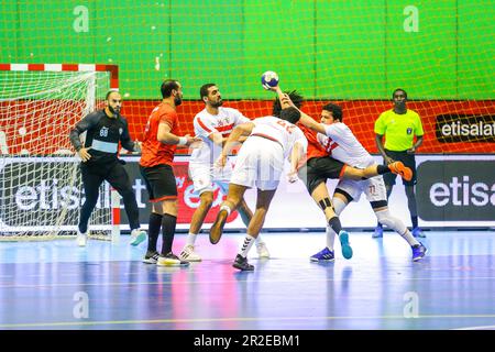 Das 2023. Spiel der afrikanischen Handball-Konföderation für Männer zwischen Zamalek und dem Sporting Club in Kairo, Ägypten. Kredit: Mehrheit World CIC/Alamy Live News Stockfoto