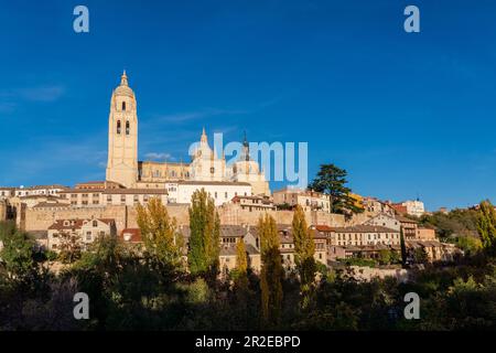 Kathedrale von Segovia - die römisch-katholische Kathedrale im gotischen Stil befindet sich auf dem Platz Plaza Mayor der Stadt Segovia Stockfoto