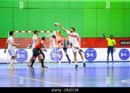 Das 2023. Spiel der afrikanischen Handball-Konföderation für Männer zwischen Zamalek und dem Sporting Club in Kairo, Ägypten. Kredit: Mehrheit World CIC/Alamy Live News Stockfoto
