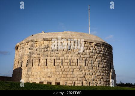 Sliema, Malta - 19. April 2023: Fort Tigne, eine historische polygonale Festung in Sliema. Stockfoto