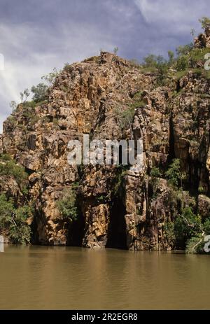 Der Nitmiluk-Nationalpark befindet sich im nördlichen Territorium Australiens, 244 km südöstlich von Darwin und 23 km nordöstlich der Stadt Katherine, rund um ein s. Stockfoto