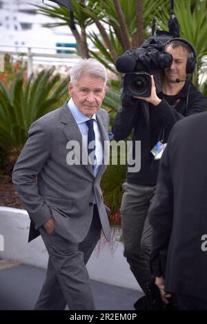 Cannes, Frankreich. 19. Mai 2023. CANNES, FRANKREICH - 19. MAI: Harrison Ford nimmt am 19. Mai 2023 im Palais des Festivals in Cannes an der Fotokonferenz „Indiana Jones and the Dial of Destiny“ Teil, die auf dem 76. Jährlichen Filmfestival in Cannes stattfindet. Kredit: dpa/Alamy Live News Stockfoto