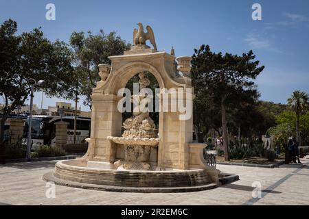 Valletta, Malta - 16. April 2023: Joseph Scicluna Monument in den Mall Gardens in Floriana. Stockfoto