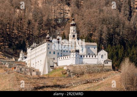 Abtei Marienberg, Abbazia Monte Maria. Benediktinerkloster in Mals, Vinschgau in Südtirol, Norditalien. Stockfoto