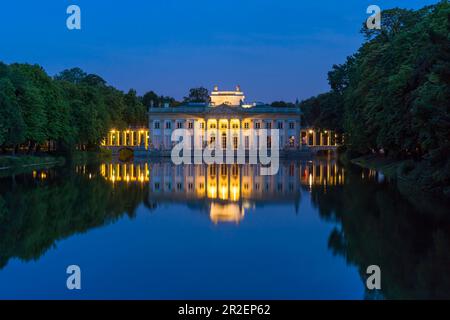 Königlicher Garten in Warschau, genannt Lazienki Krolewskie, Palast auf dem Wasser, Warschau, Mazovia Region, Polen, Europa Stockfoto