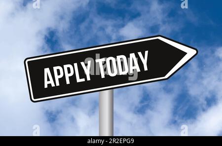 Heute Straßenschild am Himmelshintergrund anbringen Stockfoto