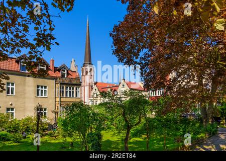 Danzig Oliwa, Vorkriegsvillenviertel, Lesna Straße, Kirche der Mutter Gottes, Königin der Polnischen Krone. Danzig Oliwa, Region Pommern, Woivo Pommern Stockfoto