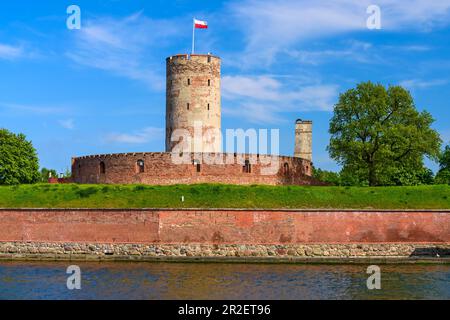 Die historische Festung Wisloujscie wurde 1433 als hölzerne Struktur errichtet und 1482 im gotischen Ziegelstil wiederaufgebaut. Museum. Martwa Wisla Fluss. Danzig, M. Stockfoto