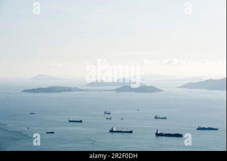 Blick vom Gipfel der Schiffe und Inseln, Hongkong, China Stockfoto