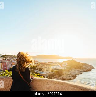 Blick von der Zitadelle in Calvi auf die Halbinsel La Revellata, Korsika, Frankreich Stockfoto