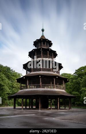 Blick auf den Chinesischen Turm im englischen Garten ohne Menschen oder Bierbars, München; Bayern; Deutschland; Europa Stockfoto