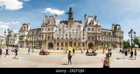 Sommerpanorama vom Hotel De Ville, dem größten Rathaus in Europa, Paris, Frankreich, Europa Stockfoto
