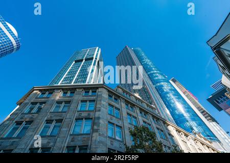 Die unzähligen Wolkenkratzer im Bankenviertel Frankfurt Stockfoto