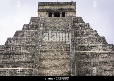 Kukulcan-Pyramide - größter Maya-Tempel an der Stelle von „Chichen Itza“, Yucatan-Halbinsel, Mexiko Stockfoto