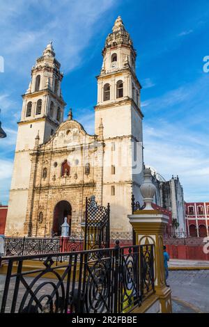 Kathedrale von Campeche auf der Plaza de la Independencia, Halbinsel Yucatan, Mexiko Stockfoto