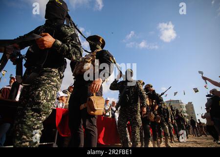 Gaza, Palästina. 19. Mai 2023. Die Gruppe des Palästinensischen Islamischen Dschihad veranstaltet im Gazastreifen eine Kundgebung zum Gedenken an bewaffnete Befehlshaber und Agenten, die Israel in den letzten fünf Tagen der Kämpfe am 19. Mai 2023 in Gaza-Stadt getötet hat. Foto: Ramez Habboub/ABACAPRESS.COM Kredit: Abaca Press/Alamy Live News Stockfoto