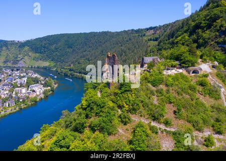 Traben-Trarbach mit der Burgruine Grevenburg, Mosel, Rheinland-Pfalz aus der Vogelperspektive Stockfoto