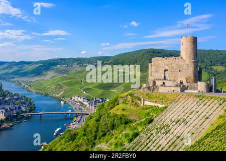 Luftaufnahme der Burg Landshut bei Bernkastel-Kues, Mosel, Rheinland-Pfalz, Deutschland Stockfoto