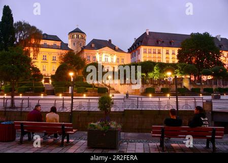 Blick, am Abend von der Opernstraße, in die Altstadt von Bayreuth, Oberfrankreich, Bayern, Deutschland Stockfoto