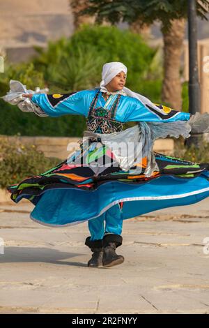 Wirbelnde Derwisch-Performance in der Zitadelle, Kairo, Ägypten Stockfoto