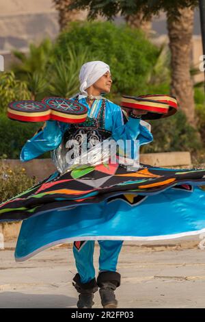 Wirbelnde Derwisch-Performance in der Zitadelle, Kairo, Ägypten Stockfoto