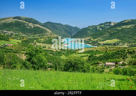 Blick auf Lago di Fiastra, Grande Anello dei Sibillini, Sibillini, Monti Sibillini, Nationalpark Monti Sibillini, Parco nazionale dei Monti S. Stockfoto