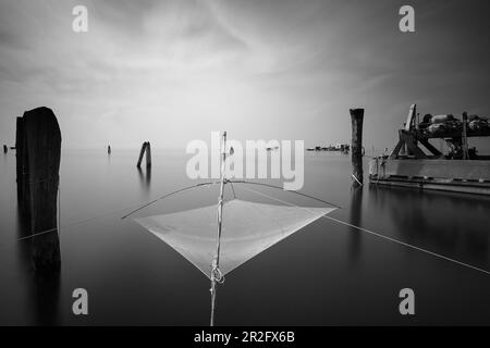 Blick auf ein Fischernetz im Hafen von Pellestrina, Lagune von Venedig, Pellestrina, Venetien, Italien, Europa Stockfoto