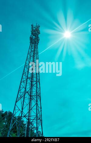 5G, Funkmast, Berliner Bezirk Schmöckwitz, 50 Meter hoher Mobilfunkmast von Telefonica und Vodafone, Sendemast für mobiles Breitband, Stockfoto