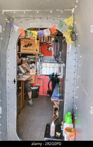 Blick in die Hütte Cabana Veronica, Cabana Veronica, Picos de Europa, Picos de Europa Nationalpark, Kantabrische Berge, Kantabrien, Spanien Stockfoto