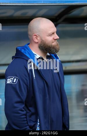 Halifax, Großbritannien. 19. Mai 2023. Simon Grix Pre-Match*** während des Spiels zwischen Halifax Panthers und St. Helens im Shay Stadium, Halifax, Großbritannien, am 19. Mai 2023. Foto von Simon Hall. Nur redaktionelle Verwendung, Lizenz für kommerzielle Verwendung erforderlich. Keine Verwendung bei Wetten, Spielen oder Veröffentlichungen von Clubs/Ligen/Spielern. Kredit: UK Sports Pics Ltd/Alamy Live News Stockfoto